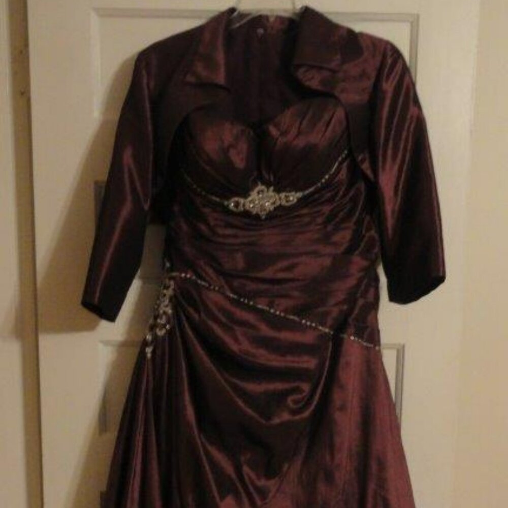 Quinceanera, Mother-of-the-bride/groom